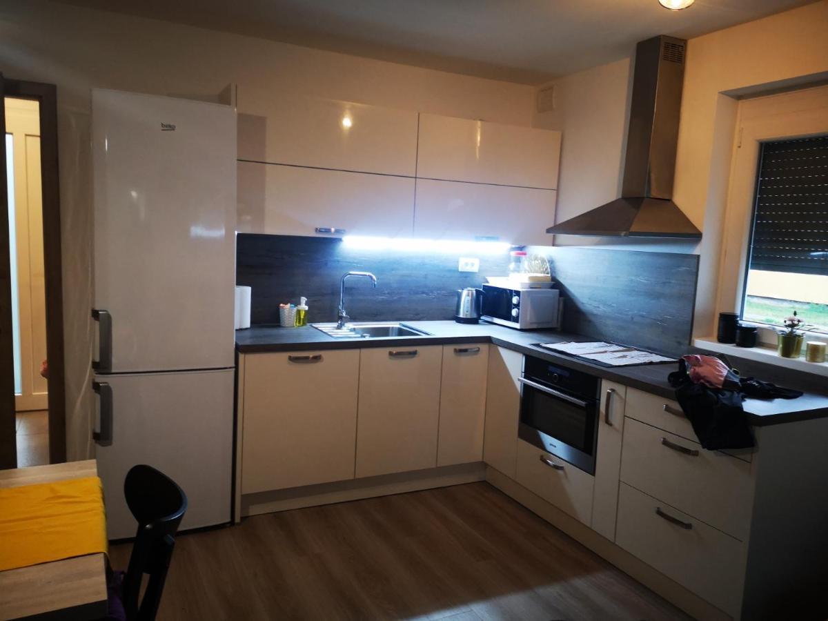 Aparthouse Alfa1 Aparthotel Чатеж об Сави Екстериор снимка