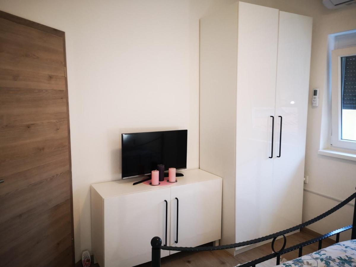 Aparthouse Alfa1 Aparthotel Чатеж об Сави Екстериор снимка