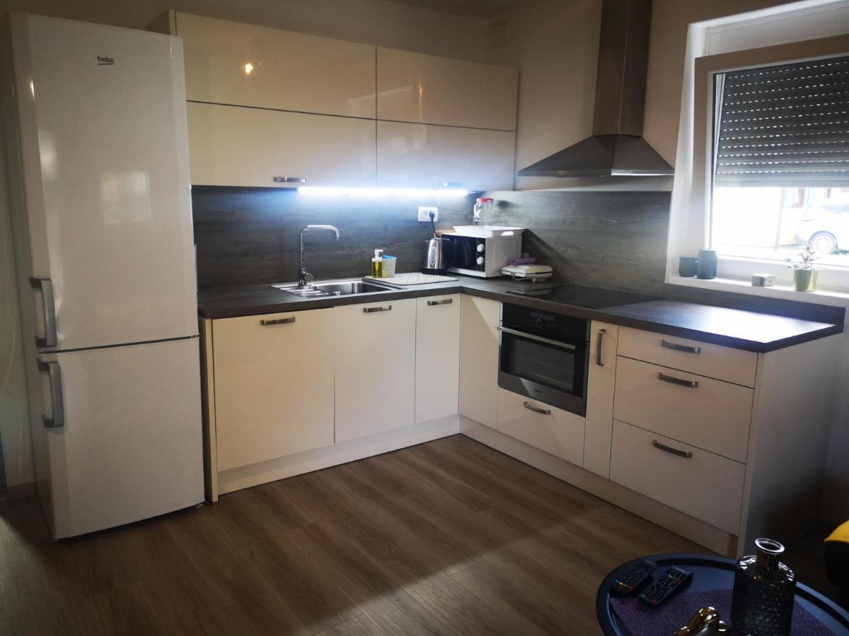 Aparthouse Alfa1 Aparthotel Чатеж об Сави Екстериор снимка