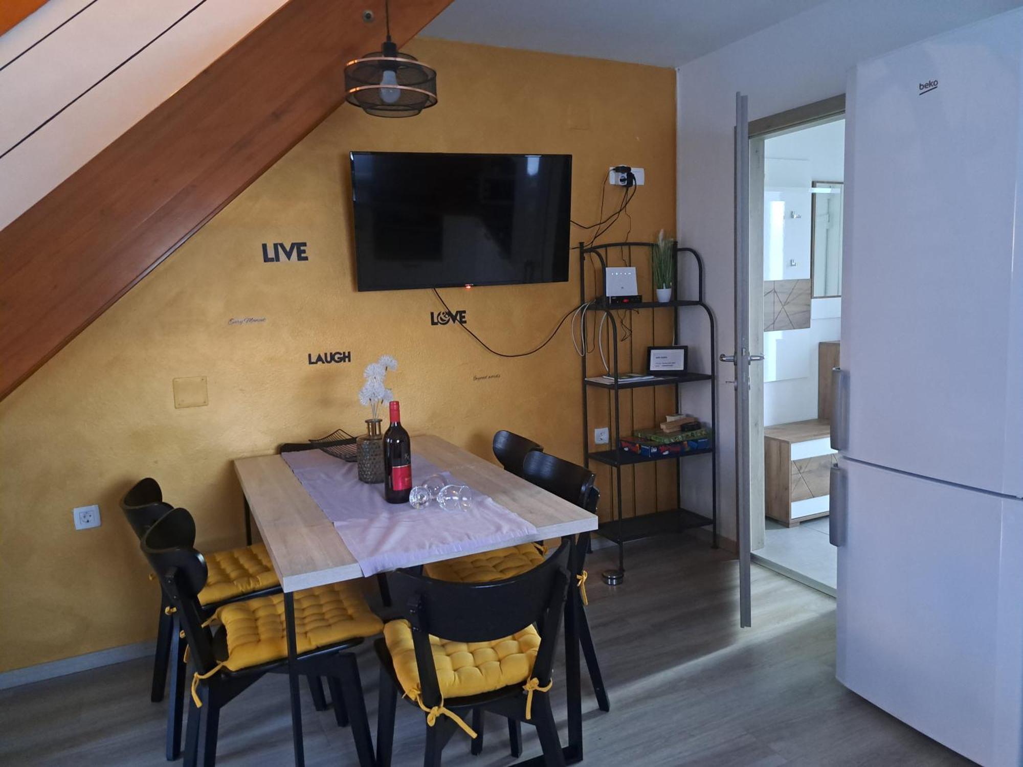 Aparthouse Alfa1 Aparthotel Чатеж об Сави Екстериор снимка